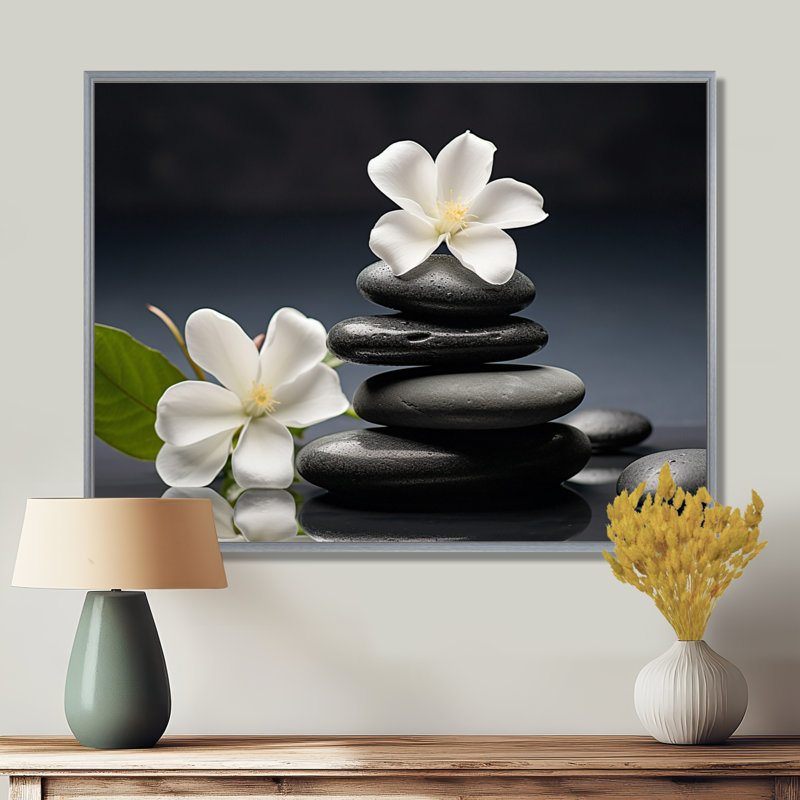 «Zen Black River Stone Blooming Magnolias», reproduction sur toile Lily, H 34 po x l 44 po x P 1,5 po, Silver Floater Framed
