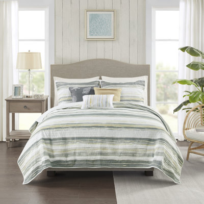 Marina Yellow Printed 6-Piece Full/Queen Quilt Set with Throw Pillows