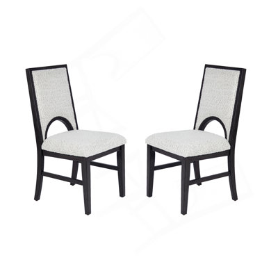 Chaise à découpes arquée en tissu blanc