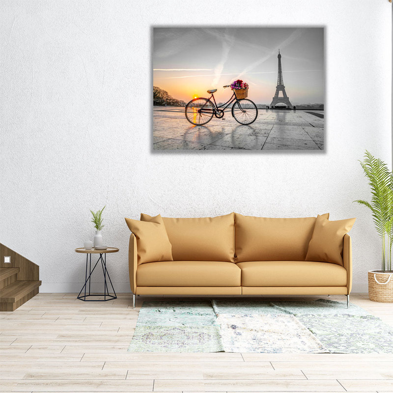 Vélo avec un panier de fleurs, Tour Eiffel 1 - reproduction d'art sur toile, H 18 po x l 24 po