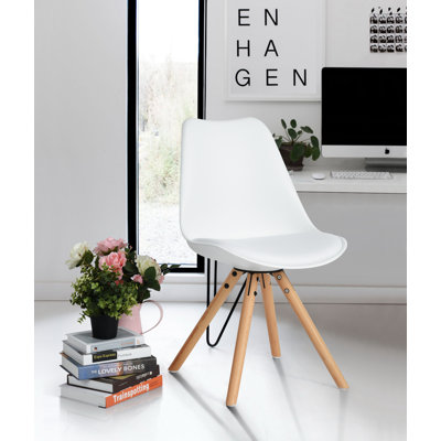 Chaise d’appoint rembourrée en blanc SHICK