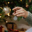 Ornement boule de Noël en verre blanc brillant et mat