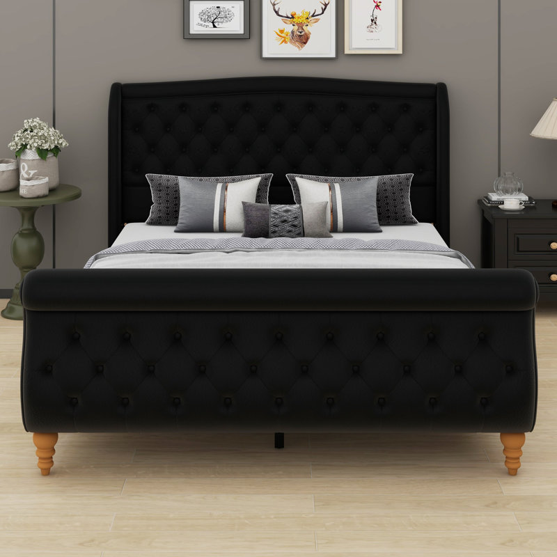 Cadre de lit avec tête de lit à oreilles enveloppée et pied de lit traîneau pour une élégance intemporelle dans la chambre à coucher