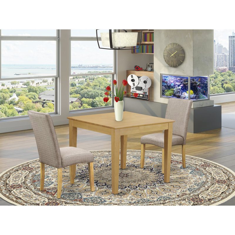 L'ensemble 3 pièces de table et chaises de cuisine comprend une table de salle à manger carrée et 2 chaises Parsons en tissu de lin kaki foncé, chêne