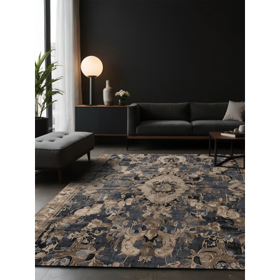 Tapis gris soyeux et moelleux