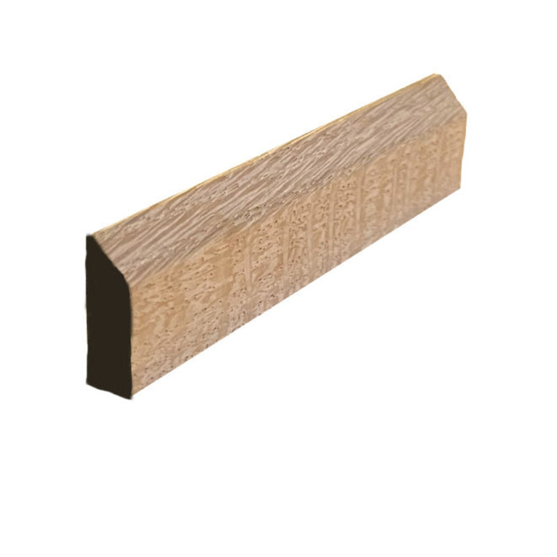Plinthe EWBS21 de 1-1 / 8 po de hauteur x 3/8 po à bord biseauté. Sans finition, Chêne blanc