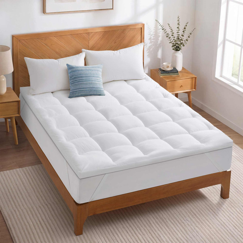 Surmatelas en duvet synthétique de 5 cm avec sangles élastiques, Très grand lit