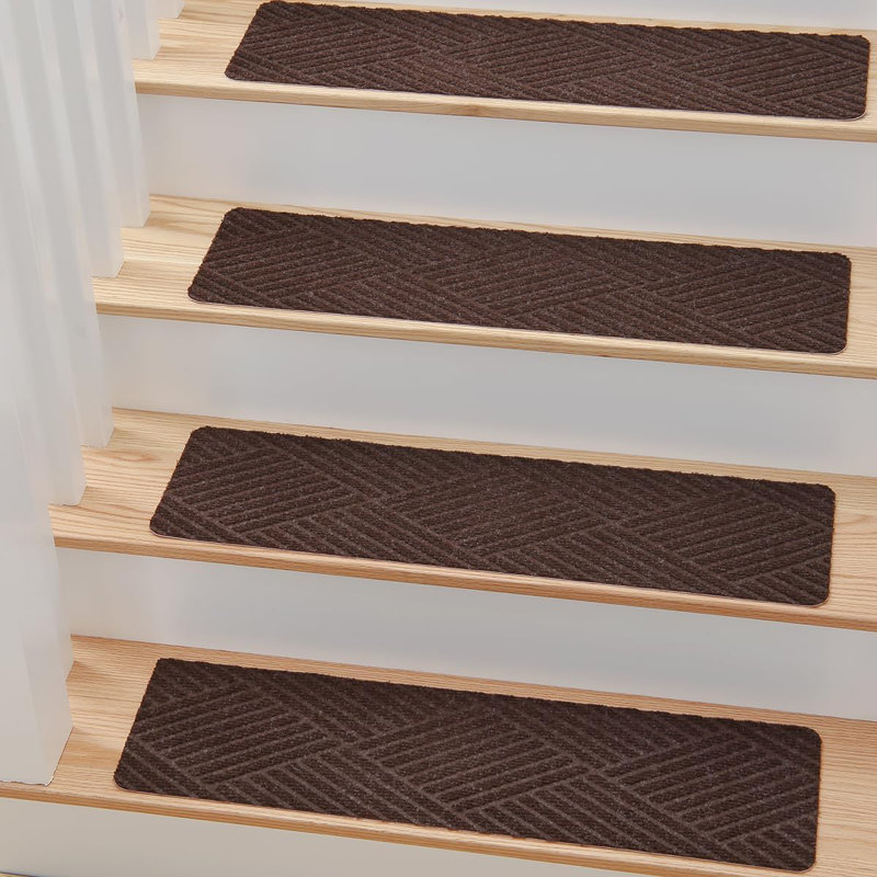 Tapis d'escalier brun texturé antidérapant