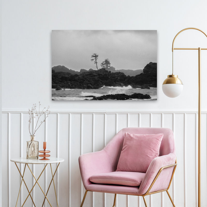 Black Rock Coast I Coastal Noir, noir et blanc, blanc, océan, H 36 po x l 24 po