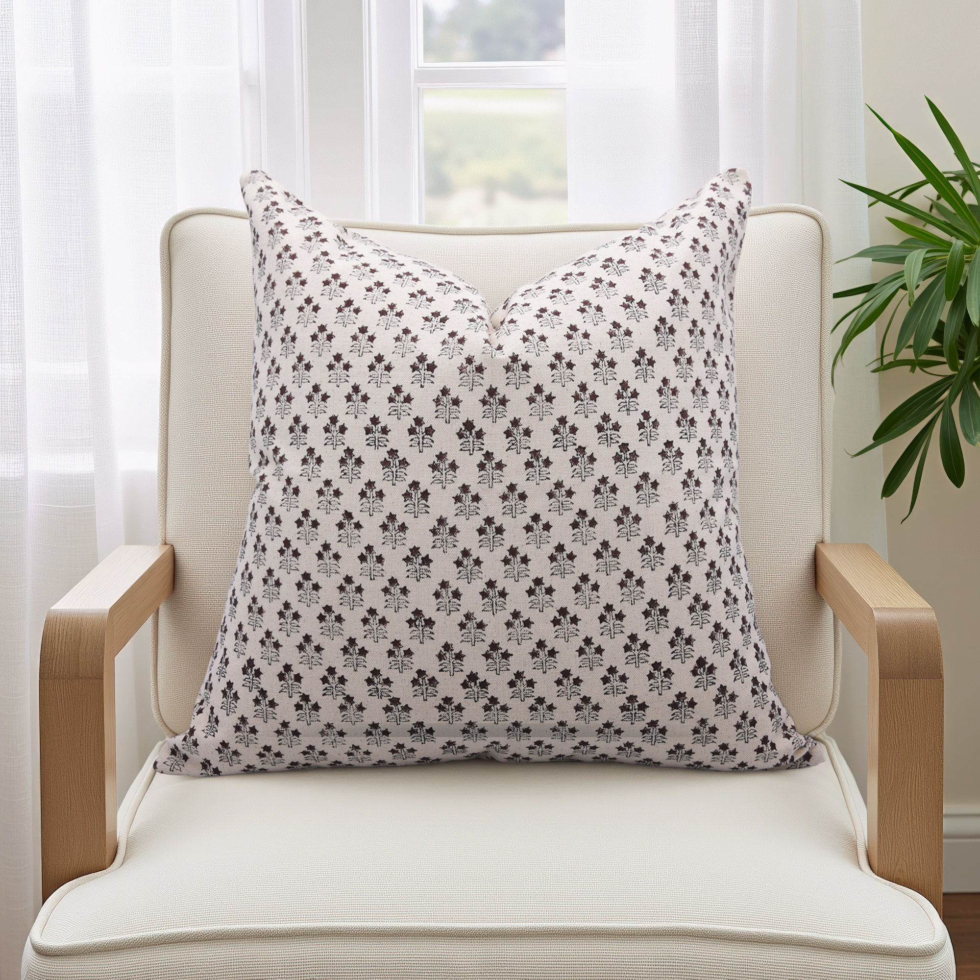 Levert Cotton Indoor/Outdoor Pillow Cover, 24" x 24"