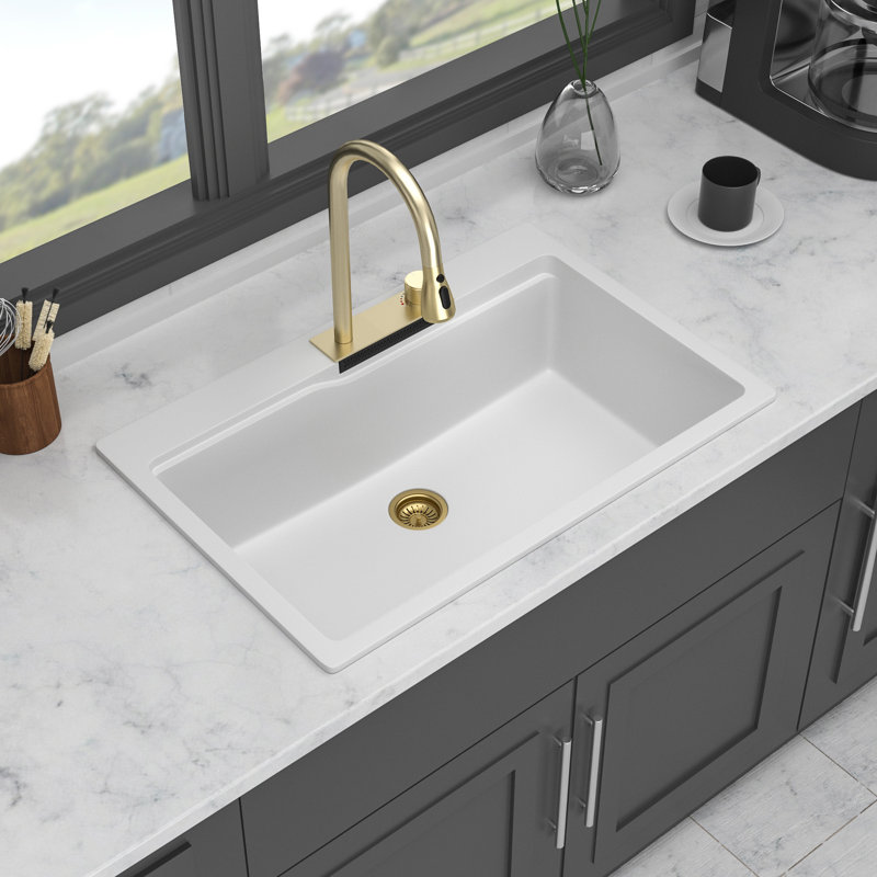 Évier de cuisine à cascade avec comptoir en granite blanc 33 x 22 po avec robinet rétractable