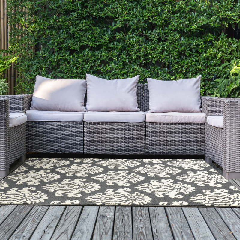 Penman Floral Indoor / Outdoor Rug, Rectangle 4' x 6'