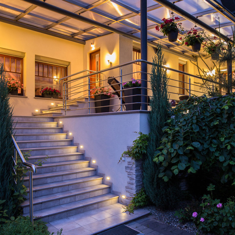 Low Voltage Metal Step Light