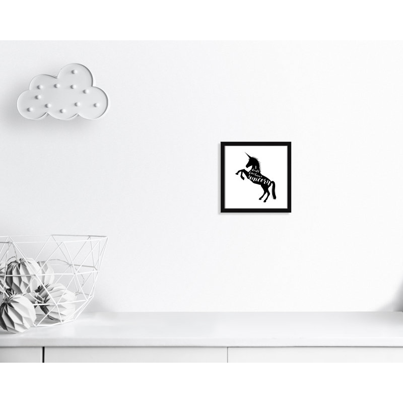 «Aurait dû être une licorne», art encadré, H 26,5 po x l 26,5 po x P 1,18 po, Structure noire
