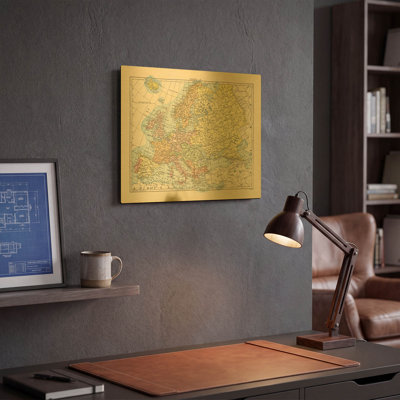 «Map of Europe» par Wild Apple, art mural en métal doré, 16 po x 12 po