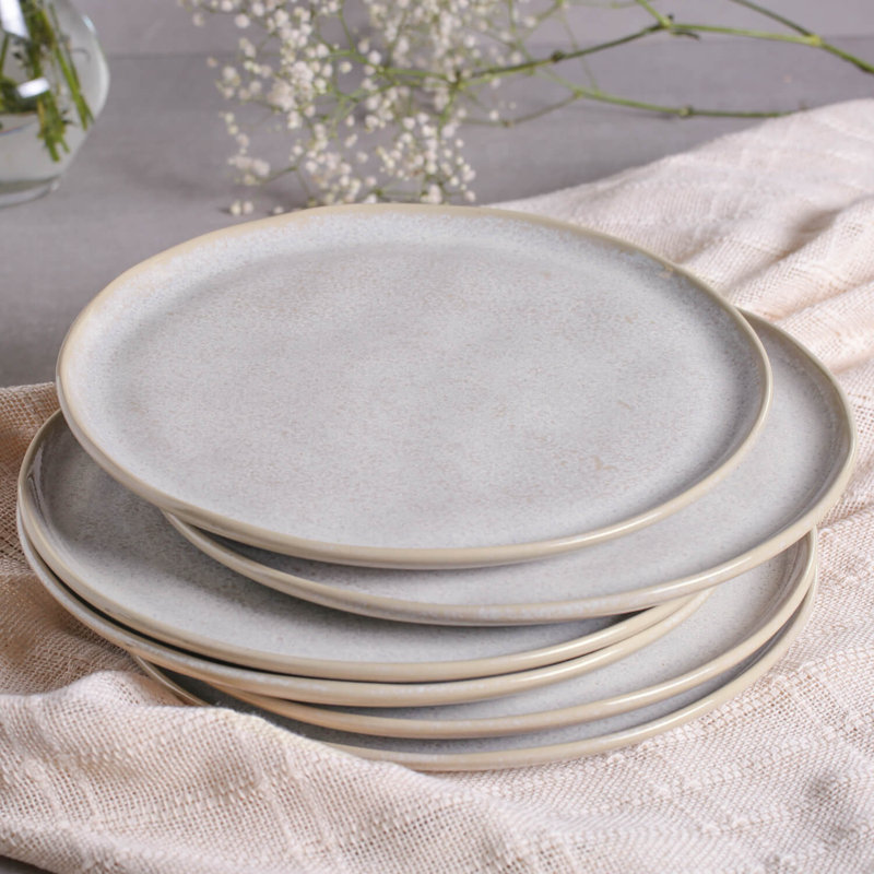 Assiette plate Latte en grès céramique de 10,8 po - Va au micro-ondes, au four et au lave-vaisselle, par Porto Brasil