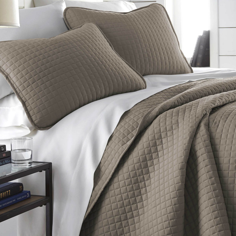 Southshore Fine Linens Vilano Oversized Quilt Set, Double-Brushed Microfiber Lightweight Quilted Bedding and 2 Pillow Shams, Full/Queen, Dark Taupe