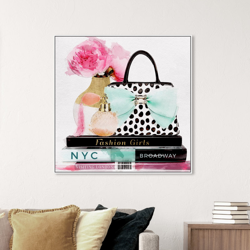 «My Girly Essentials Square Essentials», impression, H 40 po x l 40 po, Cadre blanc
