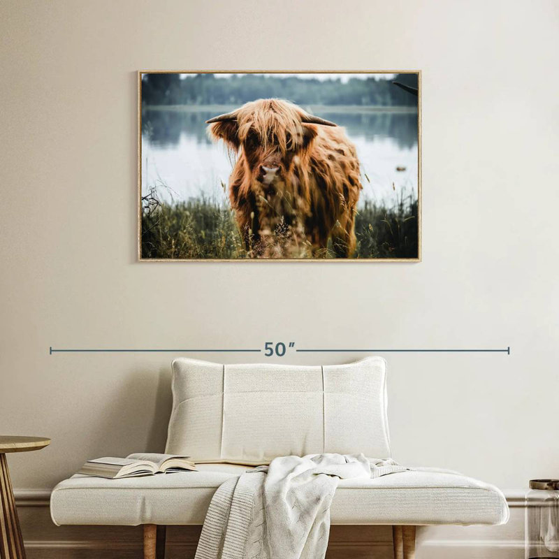Vache Lakeside Highland, Cadre flottant en bois naturel, 37 po x 25 po