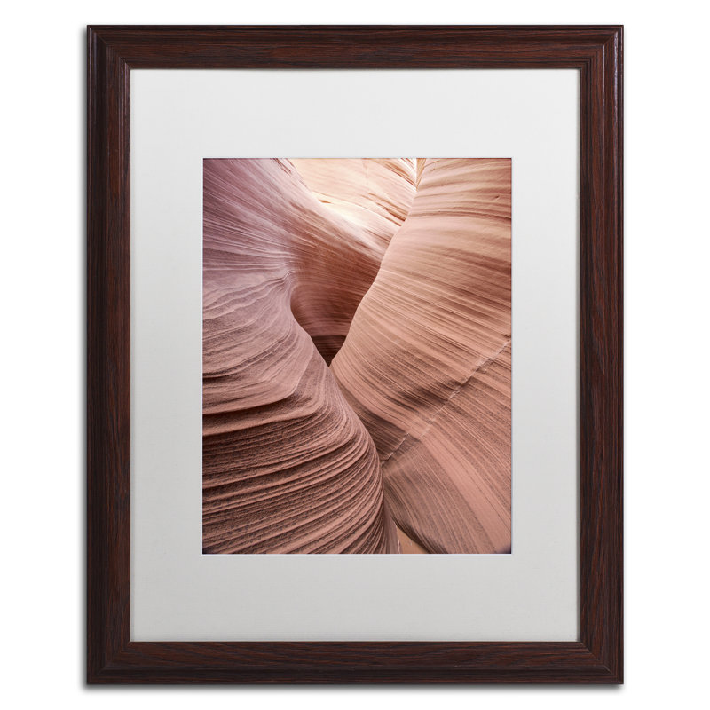 «Spiral V», reproduction de photo sur toile encadrée, H 19,75 po x l 19,75 po x P 0,5 po, Cadre brun, Blanc
