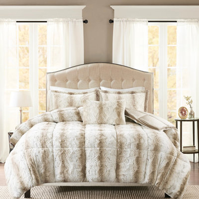 Ultra Soft King Comforter - Faux Fur And Fabric 4Pc Bedding Square Pillow