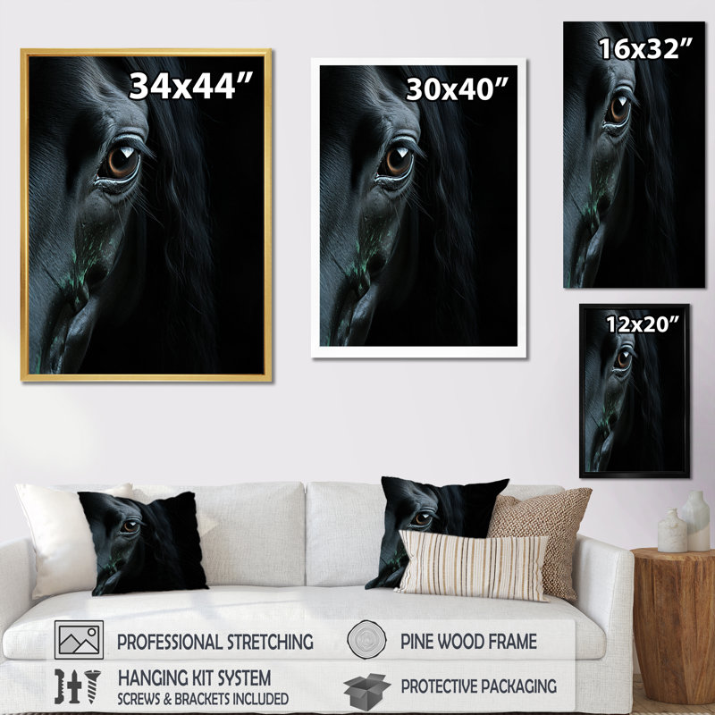 «Black Horse Mysterious Shadows - Animals», reproduction sur toile, H 44 po x l 34 po x P 1,5 po, Toile tendue