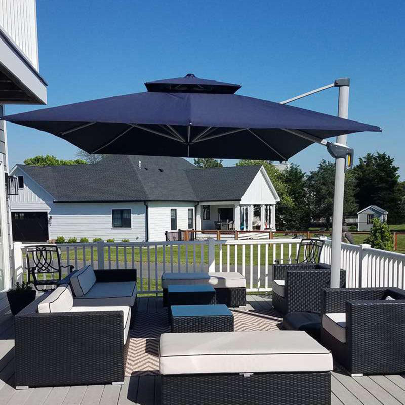 Parasol en porte-à-faux carré 132 po avec base à roulettes 132 po, bleu marine, Marine