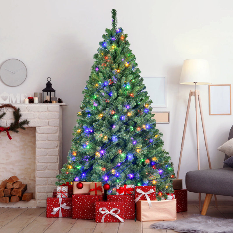 Arbre de Noël traditionnel avec éclairage intelligent contrôlé par l'application et embouts en PVC