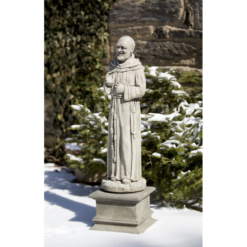 Statue Padre Pio, Naturel