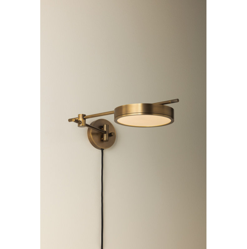 THATCHER Plug-in Sconce