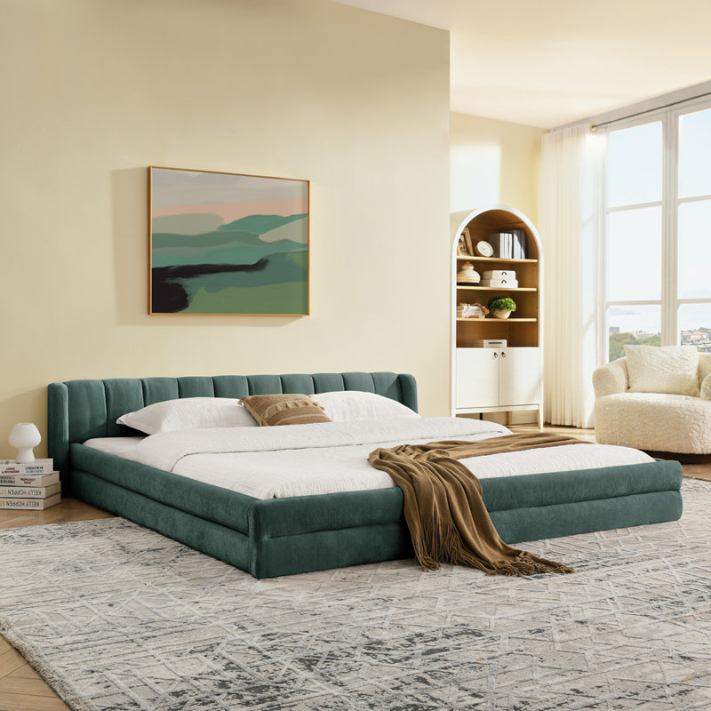 Très grande base de lit tapissier avec tissu chenille, tête de lit moelleuse et support robuste pour un confort ultime.