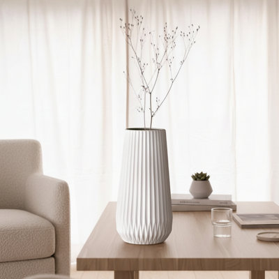 White Ceramic Textured Wavy Vase