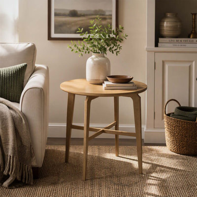Table de bar ronde en bois naturel de 92 cm de hauteur, idéale pour la cuisine, la salle à manger ou le bar à domicile. Design durable et élégant.