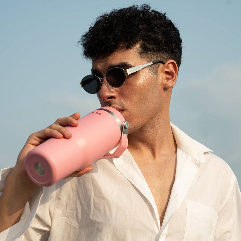 Bouteille d'eau isotherme en acier inoxydable 30 oz avec paille et poignée SIPPA Terra, Rosé