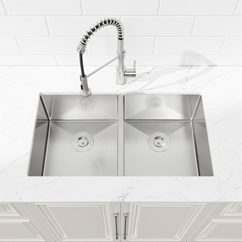 Évier de cuisine encastré 33 po x 19 po à double cuve, lavabo encastré à la main brossé (évier seulement)