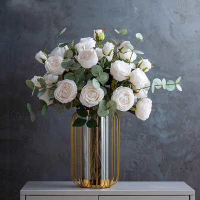 Roses simulées, fausses fleurs, vases décoratifs, ornements