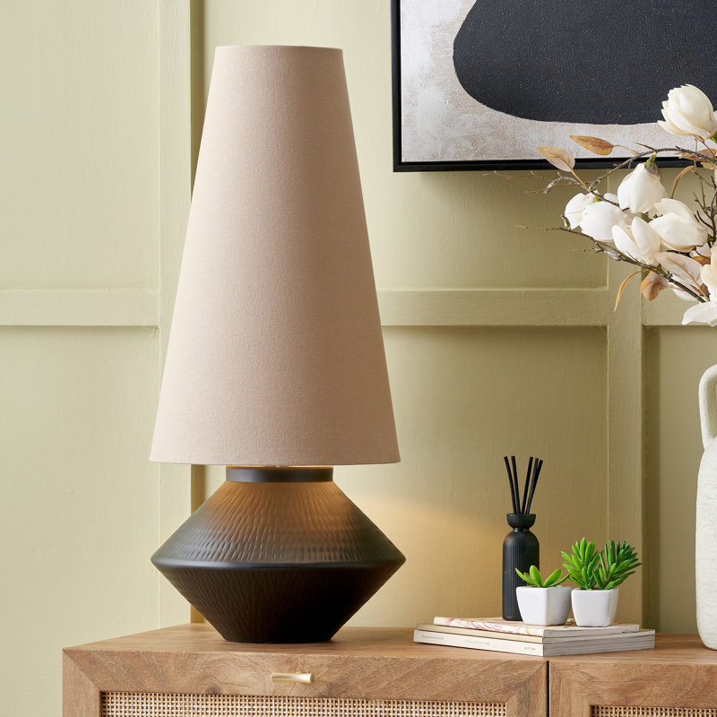 Nila Iron Table Lamp