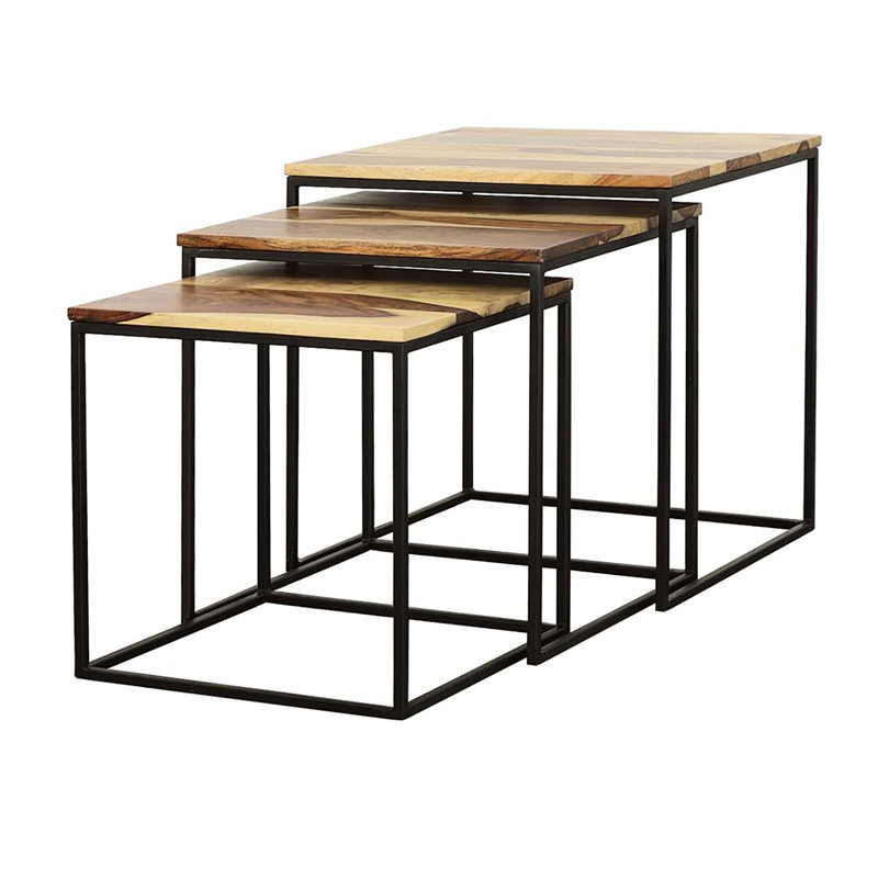 3 tables gigognes en bois - Les pieds en métal noir ajoutent une touche douillette à la maison dans un élément naturel et rustique