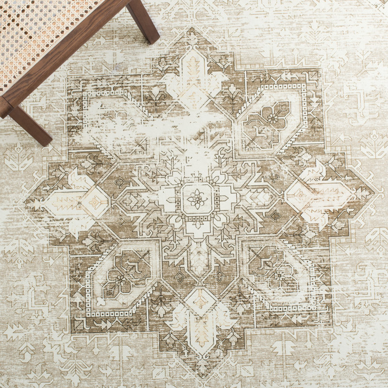 Delvecchio Oriental Sage/Ivory Area Rug, Round 7'