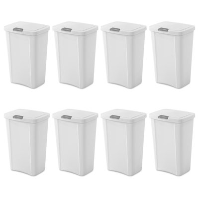 La corbeille à déchets avec couvercle Sterilite de 13 gallons avec couvercle qui s'ouvre au toucher dissimule les déchets dans la cuisine