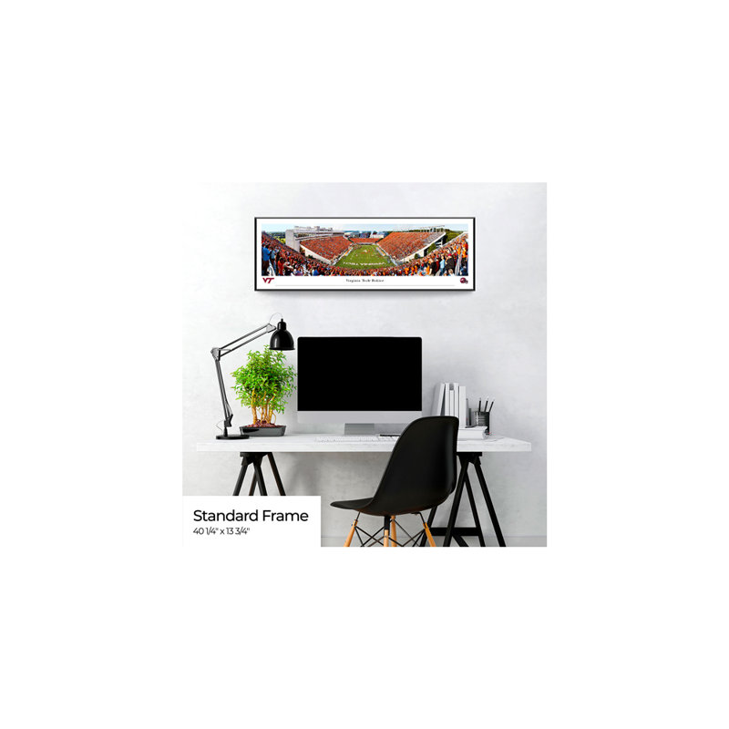 Impression panoramique de Virginia Tech Football, H 13,75 po x l 40,25 po x P 0,38 po, Cadre noir