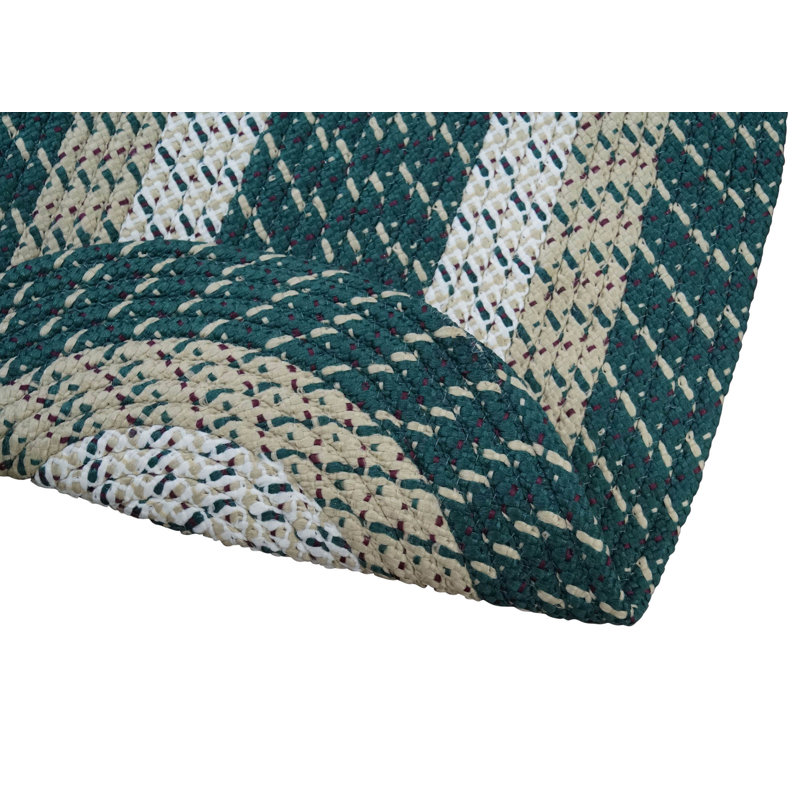 Tapis tressé à la machine McClure Harbert, Ovale 1 pi 8 po x 2 pi 6 po