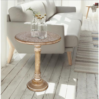 Table de bout Carved