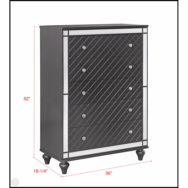 Commode 5 tiroirs Glam de style contemporain avec placage miroir, pieds fuselés et finition grise pour le rangement dans la chambre