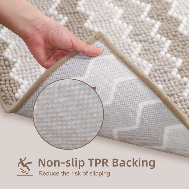 Tapis moelleux antidérapant en chenille de salle de bain Hayzley, L 24 po x L 60 po, Brun pâle