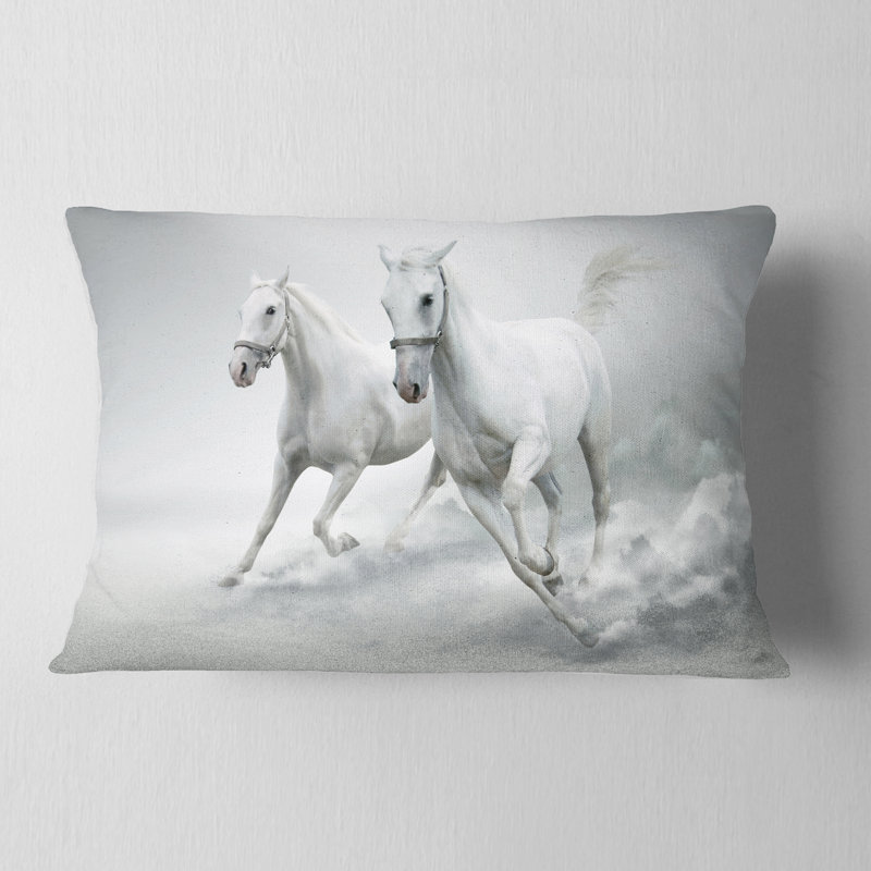 Courir, chevaux blancs - Coussin décoratif à imprimé animal