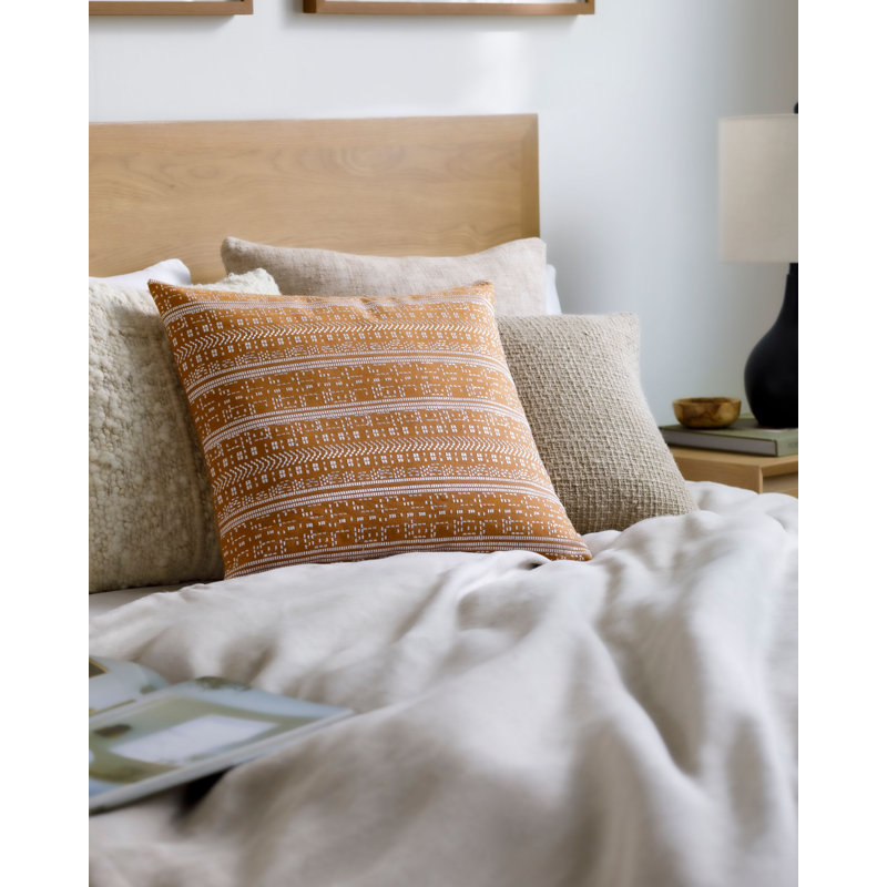 Coussin décoratif Theodore, Inférieur, Chameau / crème géométrique, H 22 po x l 22 po