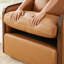 Fauteuil d'appoint pivotant en cuir Grayton-108739216