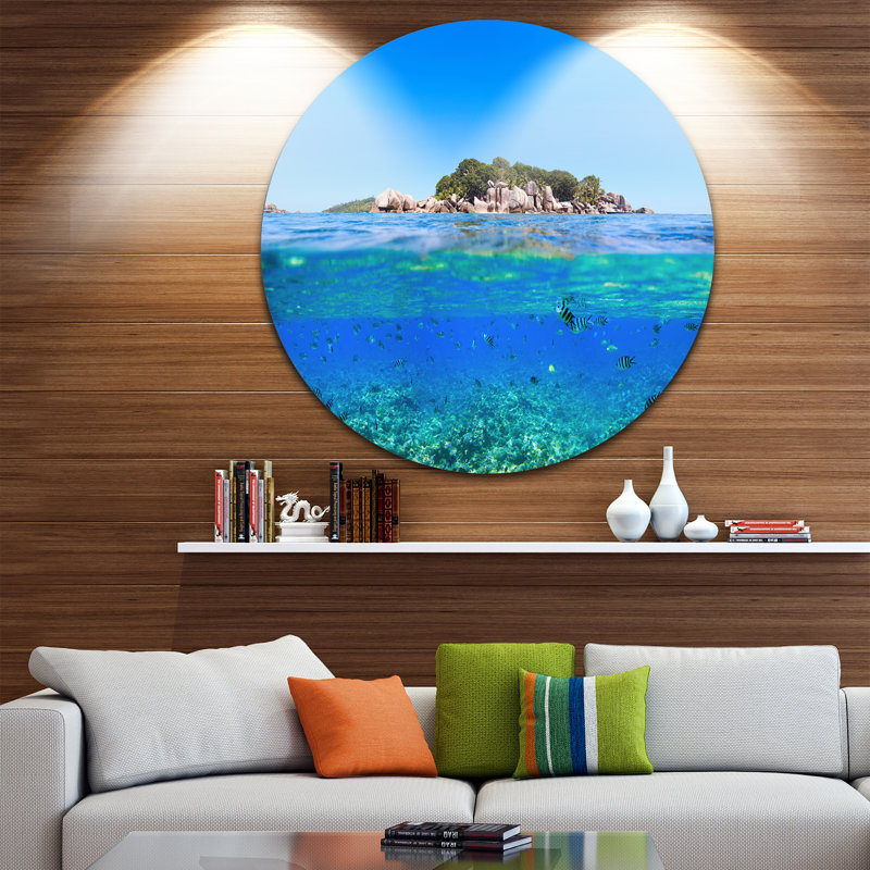 «Under and Above the Waters», reproduction de photo sur métal, H 38 po x l 38 po x P 1 po