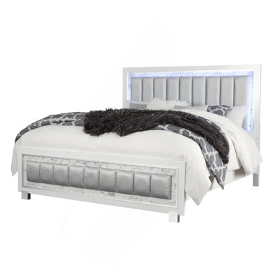 SKYE MARBLE WHITE QUEEN BED